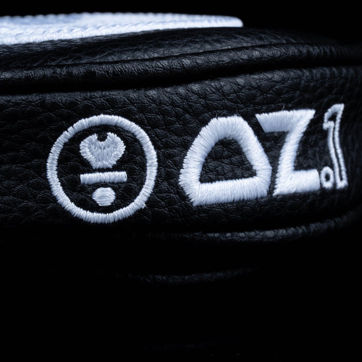 OZ.1 HS Black Headcover